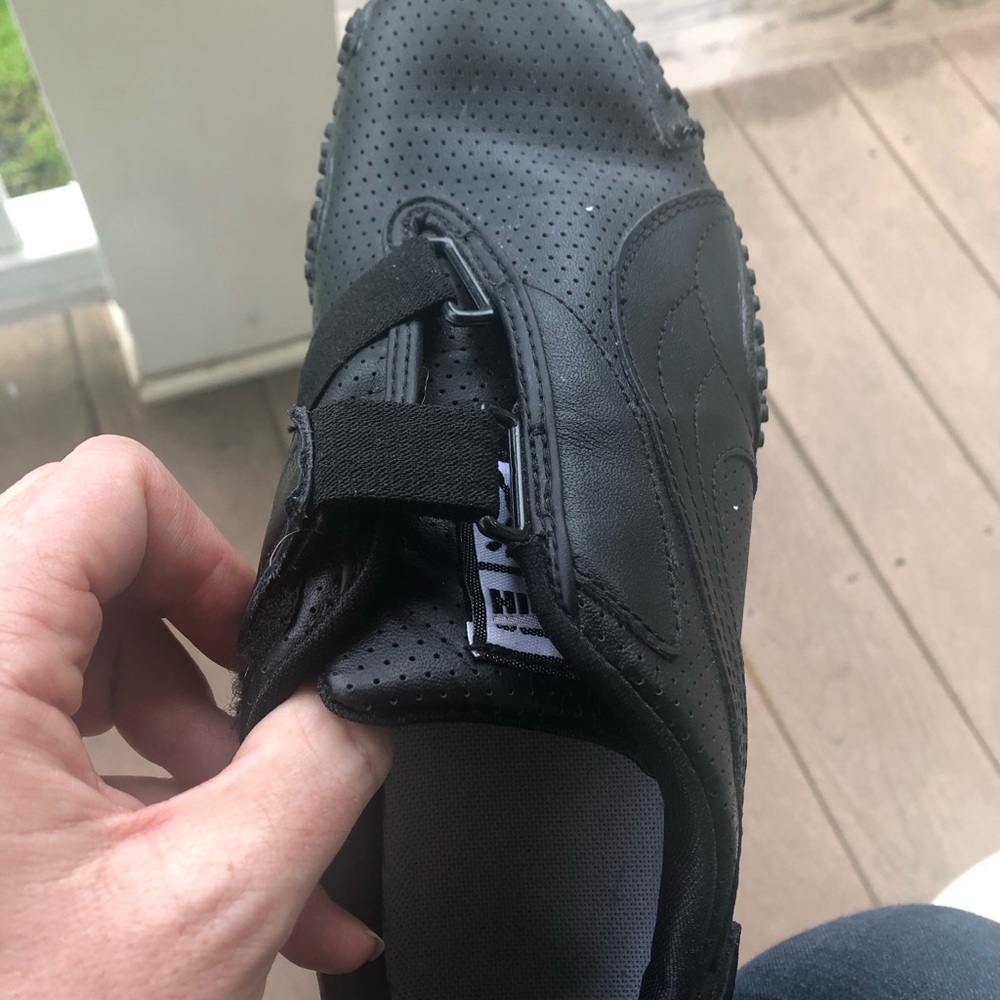 Women’s Puma Velcro sneakers